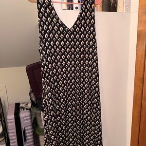 Elegant Black and White Patterned Dress